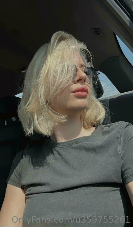 Nacktes geleaktes OnlyFans-Foto von Candyblondbaby