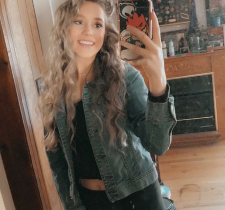 Nacktes geleaktes OnlyFans-Foto von Alyssa Bryanne