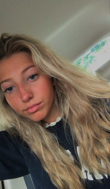 Nacktes geleaktes OnlyFans-Foto von Chelsea Mariani