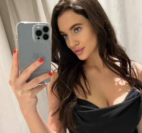 Nacktes geleaktes OnlyFans-Foto von Lena Snow