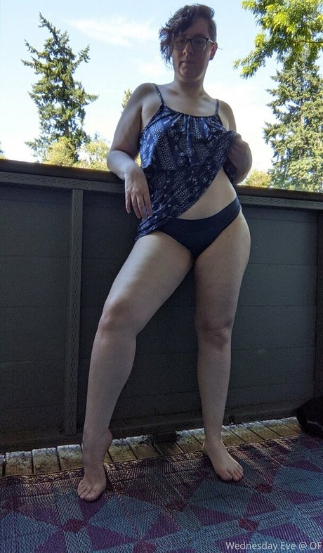 Nacktes geleaktes OnlyFans-Foto von Wednesdayevefree