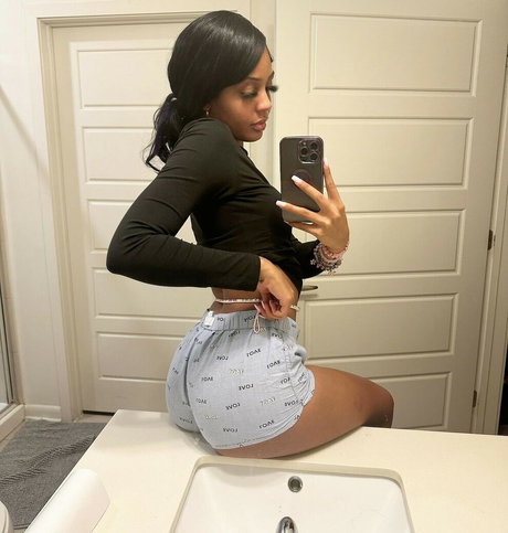 Nacktes geleaktes OnlyFans-Foto von Mynamestt