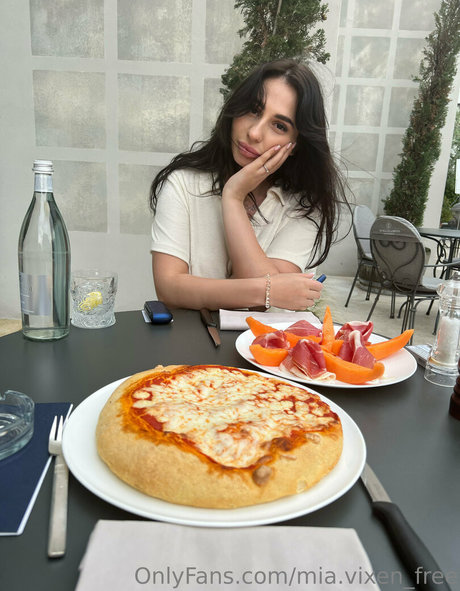 Nacktes geleaktes OnlyFans-Foto von Miavixenfree