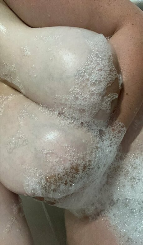Nacktes geleaktes OnlyFans-Foto von Daddyslittlegirl2216