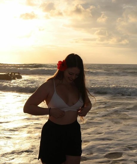 Nacktes geleaktes OnlyFans-Foto von Katelyn Miller
