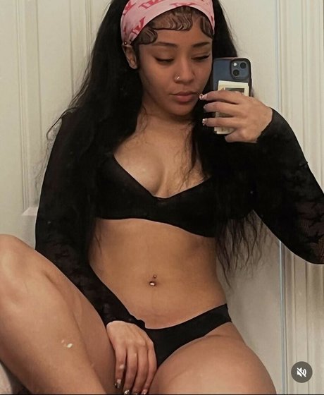 Nacktes geleaktes OnlyFans-Foto von Isis Dior