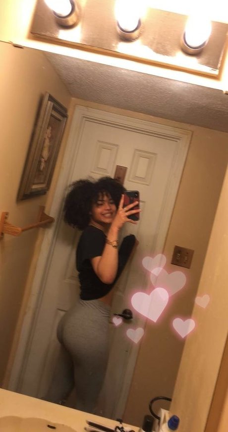 Nacktes geleaktes OnlyFans-Foto von Lightskin