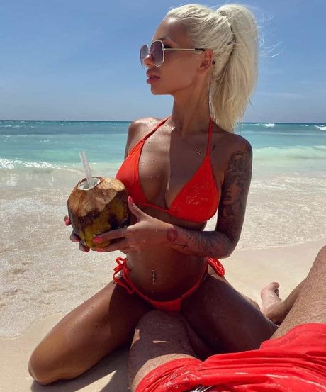 Nacktes geleaktes OnlyFans-Foto von Nikola Ihova
