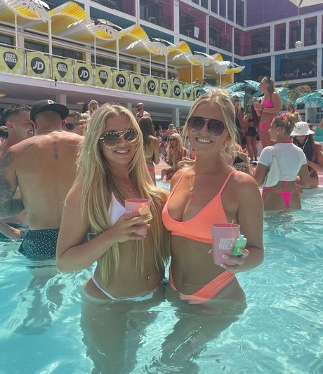 Nacktes geleaktes OnlyFans-Foto von Chloe Burns