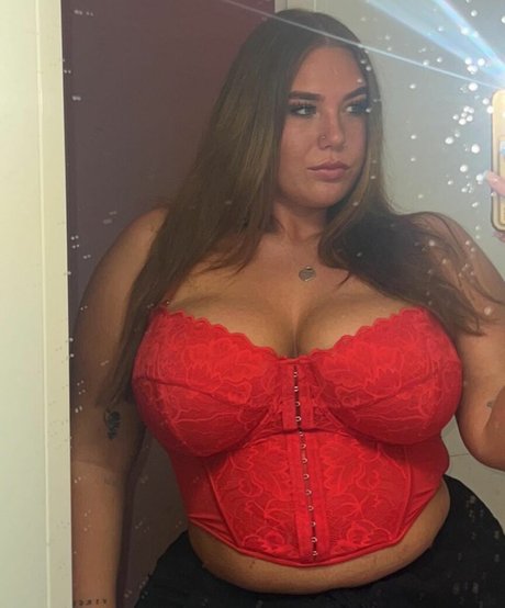 Nacktes geleaktes OnlyFans-Foto von Ellierobsxx