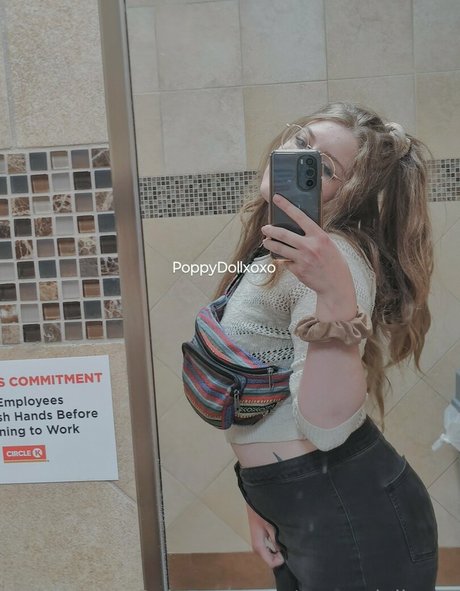 Nacktes geleaktes OnlyFans-Foto von Poppydollxoxo