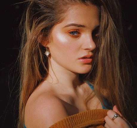 Nacktes geleaktes OnlyFans-Foto von Erika Bierman