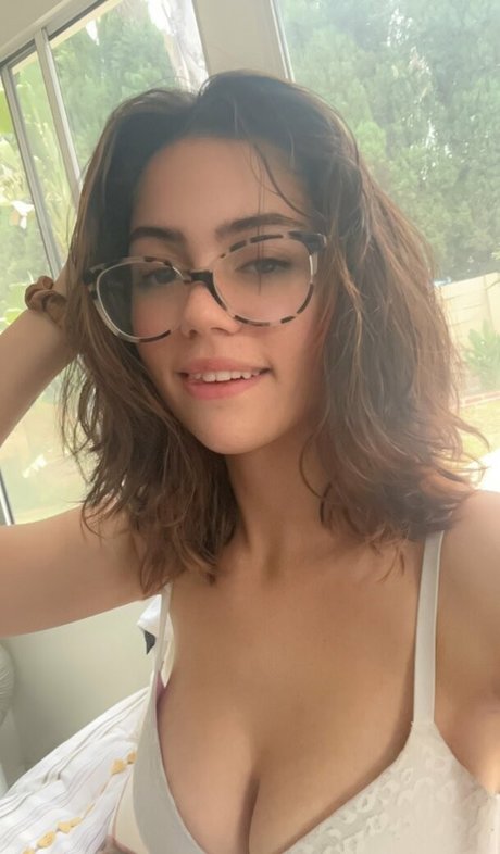 Nacktes geleaktes OnlyFans-Foto von Ellie Nova