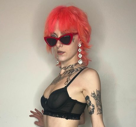 Nacktes geleaktes OnlyFans-Foto von Avalon Valore