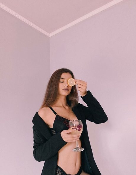 Nacktes geleaktes OnlyFans-Foto von Enchantingeva