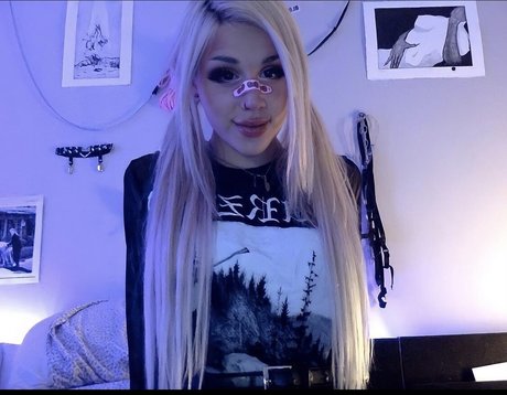 Nacktes geleaktes OnlyFans-Foto von Puppylilith