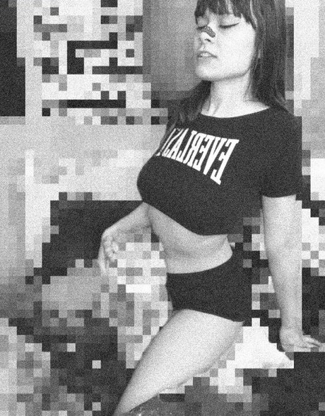Nacktes geleaktes OnlyFans-Foto von Sushimewew