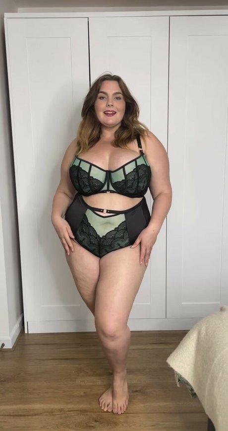 Nacktes geleaktes OnlyFans-Foto von Lauren Dungey