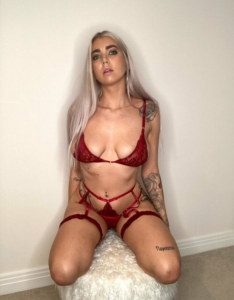 Nacktes geleaktes OnlyFans-Foto von Ellehartfree