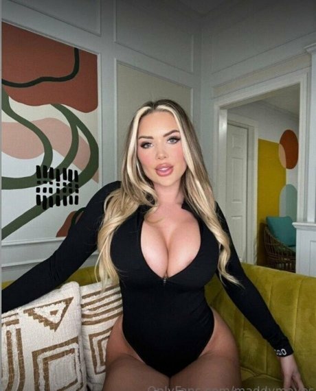Nacktes geleaktes OnlyFans-Foto von Maddy Mayes