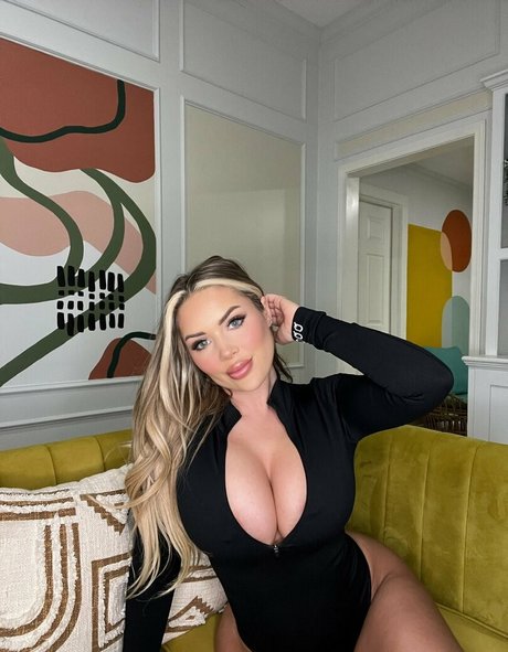 Nacktes geleaktes OnlyFans-Foto von Maddy Mayes