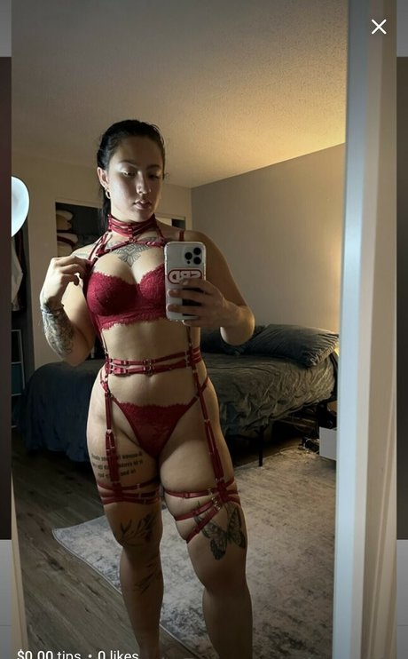 Nacktes geleaktes OnlyFans-Foto von Layla Zinser