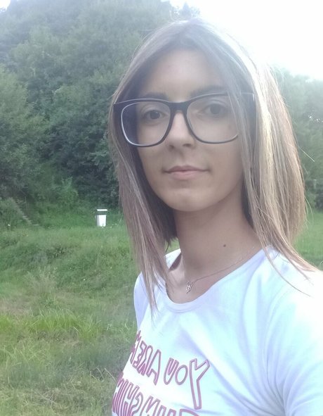 Nacktes geleaktes OnlyFans-Foto von Raluca
