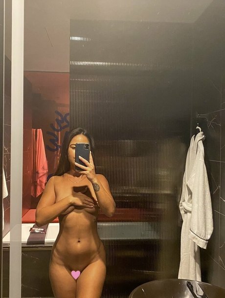 Nacktes geleaktes OnlyFans-Foto von Maya Faye