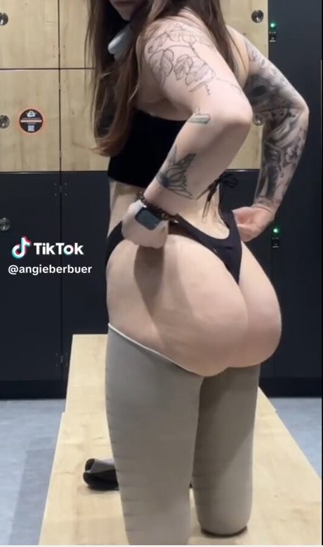 Nacktes geleaktes OnlyFans-Foto von Angieberbuer
