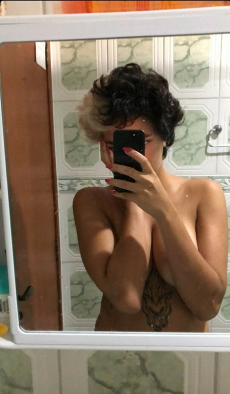 Nacktes geleaktes OnlyFans-Foto von Sad Steh