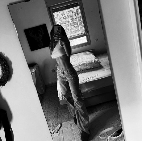 Nacktes geleaktes OnlyFans-Foto von Aluma Dahuki