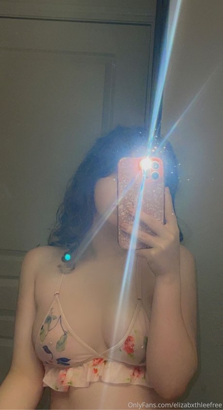 Nacktes geleaktes OnlyFans-Foto von Elizaxleee