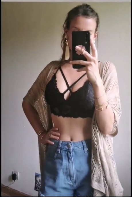 Nacktes geleaktes OnlyFans-Foto von Ewenae