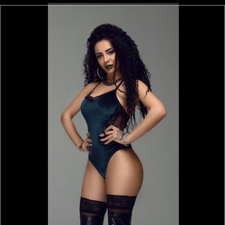 Nacktes geleaktes OnlyFans-Foto von Melek Oezcagan