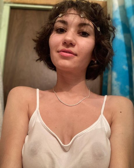 Adorable Dina