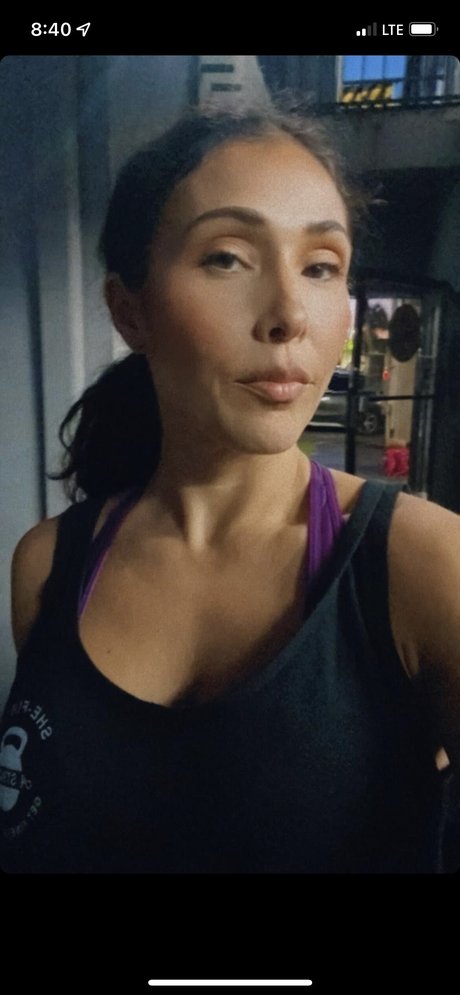 Nacktes geleaktes OnlyFans-Foto von Angelica Curves