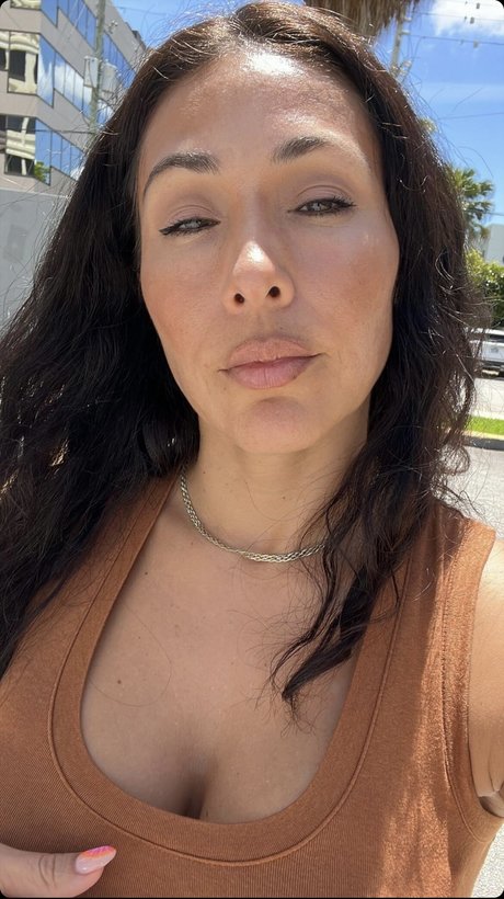 Nacktes geleaktes OnlyFans-Foto von Angelica Curves