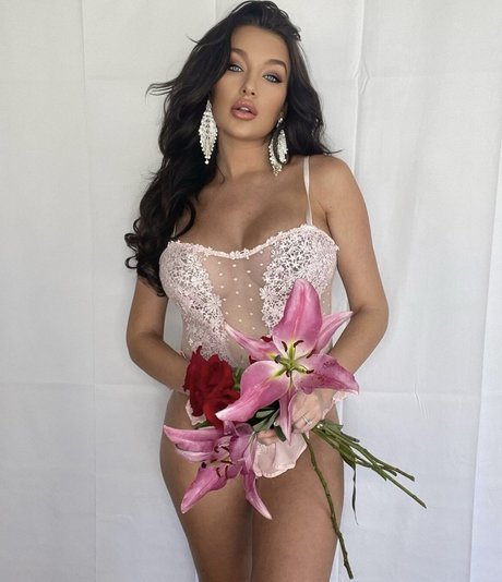 Nacktes geleaktes OnlyFans-Foto von Trista Mikail