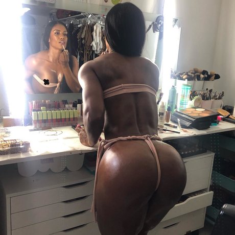 Nacktes geleaktes OnlyFans-Foto von Sunny Doria Vargas