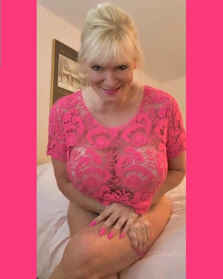 Sandie Lee