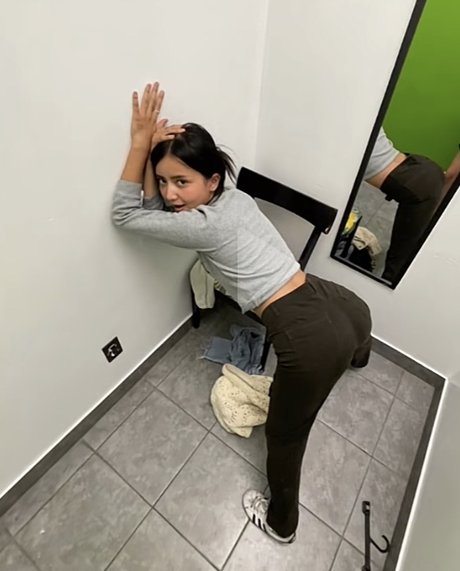 Nacktes geleaktes OnlyFans-Foto von I Am Clementine