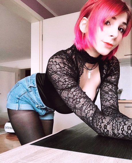 Julez Notyourwaifu