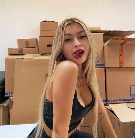 Nacktes geleaktes OnlyFans-Foto von Linabmn