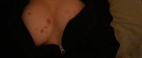 Nacktes geleaktes OnlyFans-Foto von Deviltwin5
