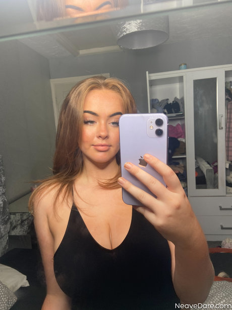 Nacktes geleaktes OnlyFans-Foto von Neave Dare