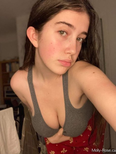 Nacktes geleaktes OnlyFans-Foto von Molly Barkasy