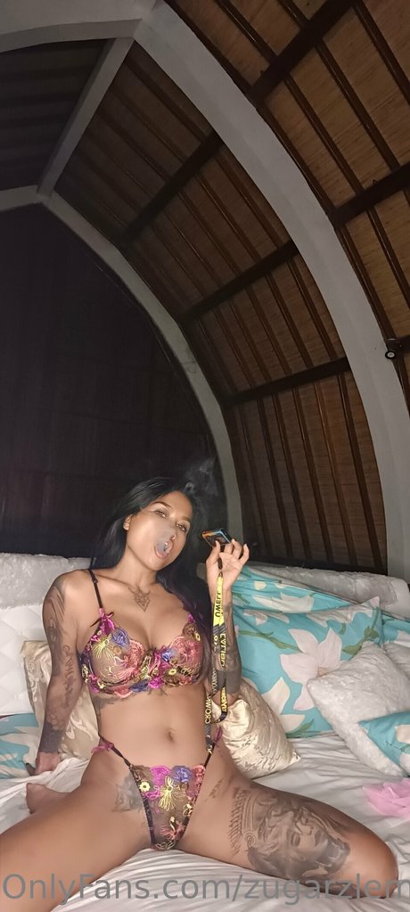 Nacktes geleaktes OnlyFans-Foto von Zarah Leema