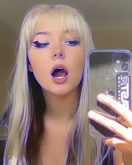 Nacktes geleaktes OnlyFans-Foto von Millie Wild