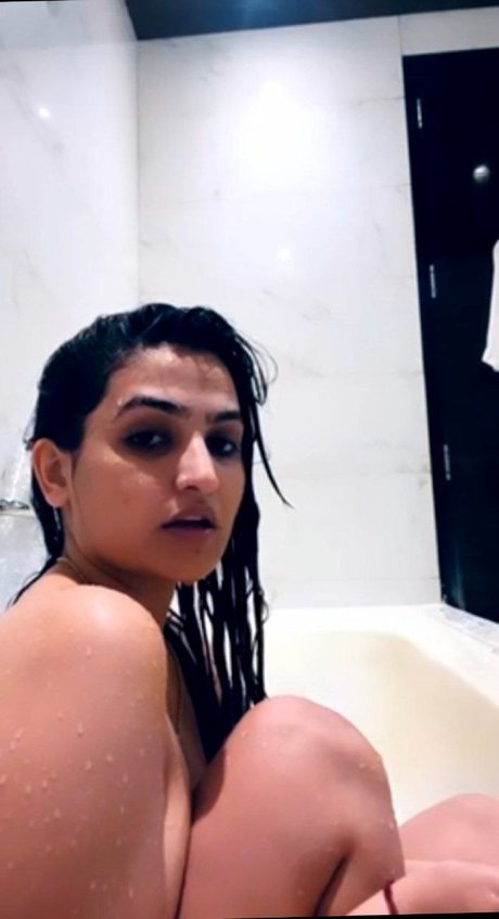 Nacktes geleaktes OnlyFans-Foto von Sassy Poonam