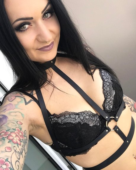 Nacktes geleaktes OnlyFans-Foto von Bella Isadora